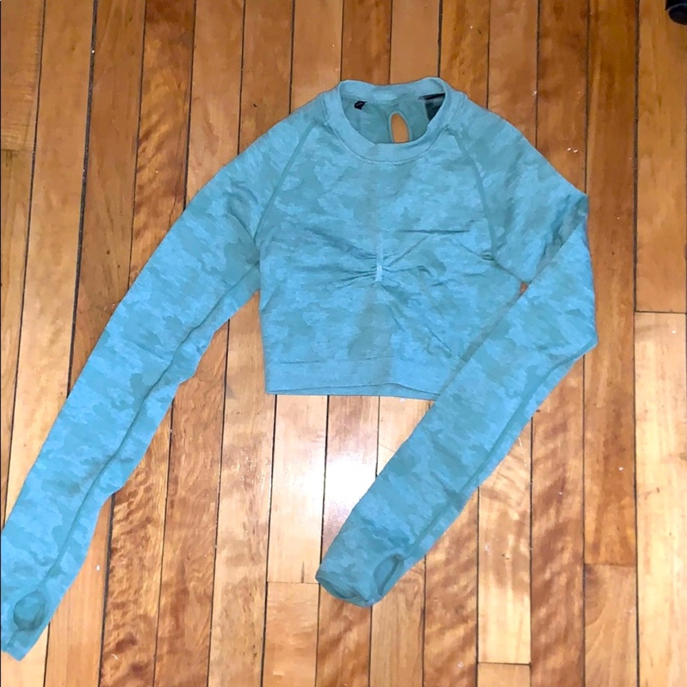 GYMSHARK green camo seamless long sleeve crop top